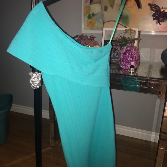 Beautiful teal colour dress - Picture 3 of 4